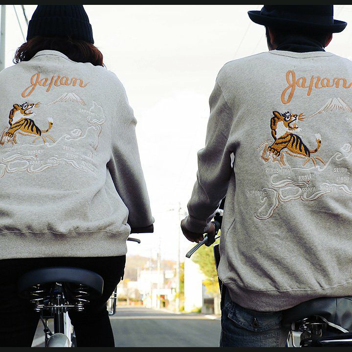 激レア　スエット　トレーナー　リップ柄　カイリージェンナー愛用 激レア スエット トレーナー リップ柄 カイリージェンナー愛用 - メルカリ